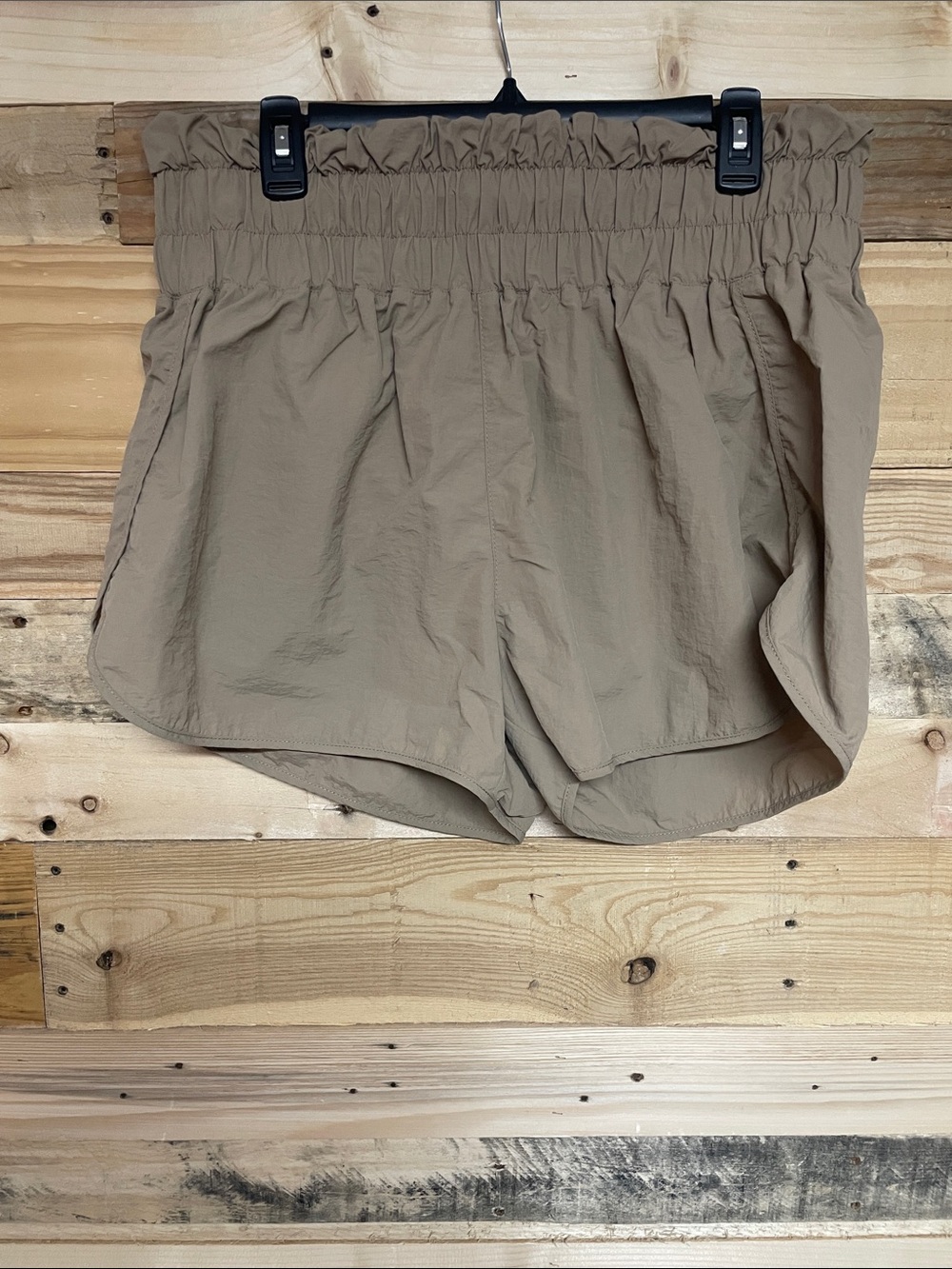 Zenana Outfitters size XL High-Waist Elastic Waistband Athletic Shorts in Taupe